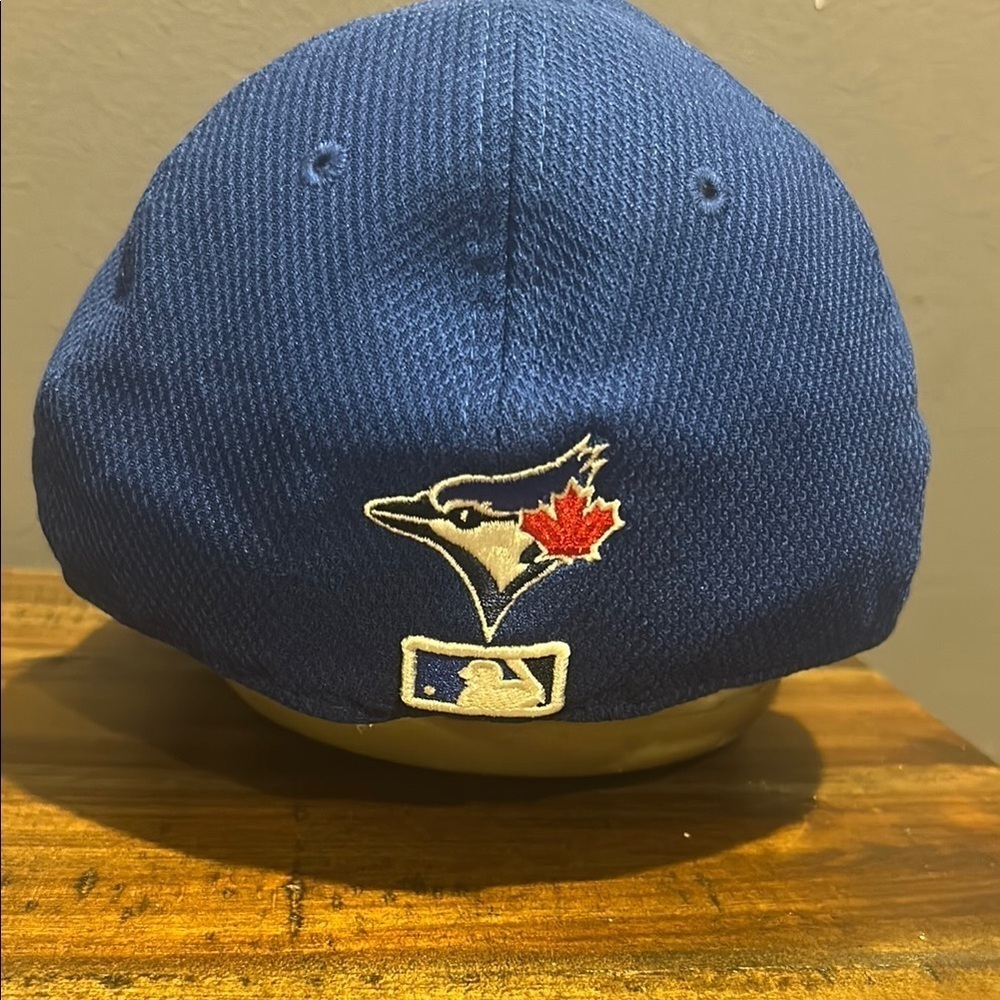 Blue Maple Leaf Baseball Cap - Picture 2 of 6